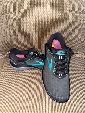 Ladies Brooks Pureflow 7 shoes Sz 7